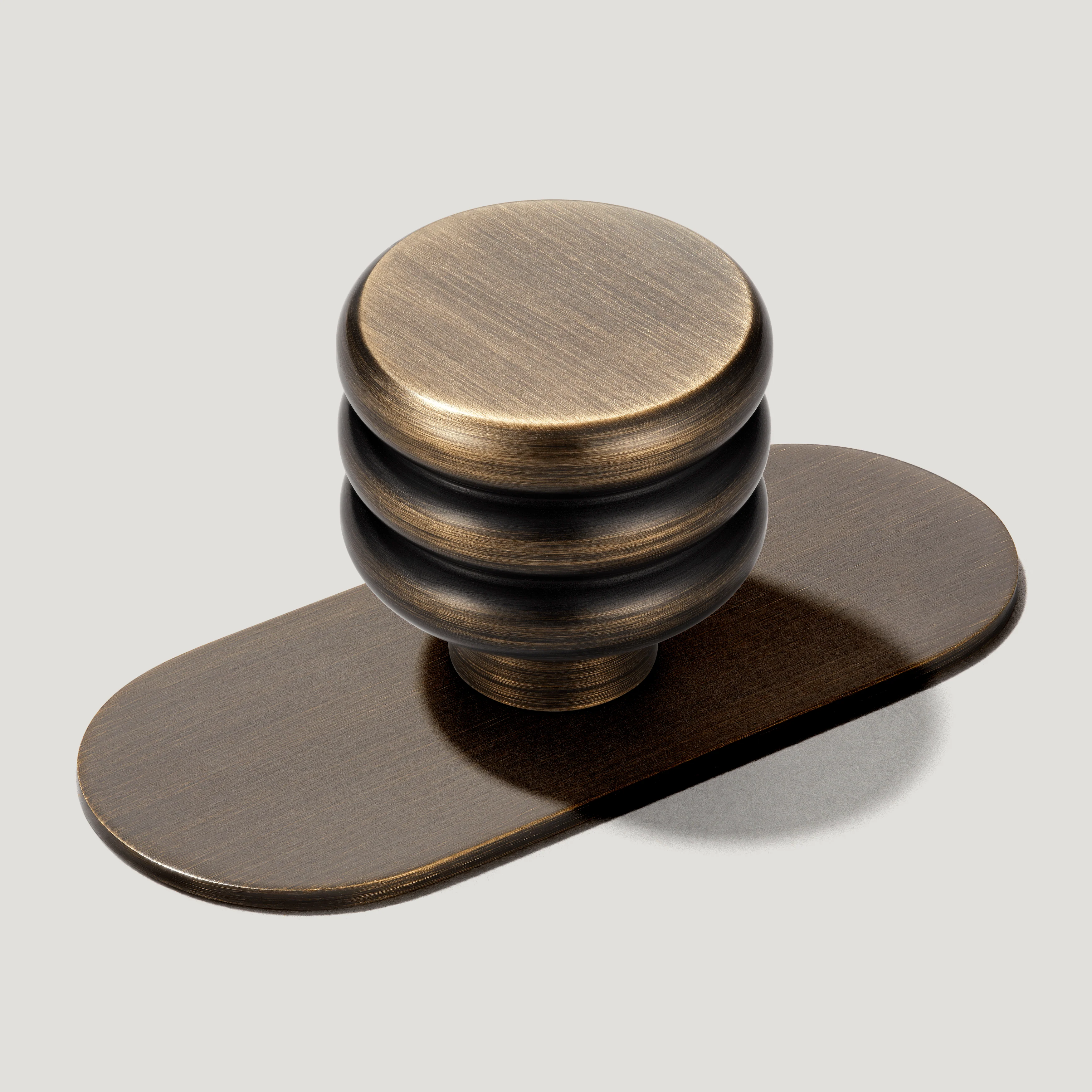 ALVA Cabinet Knob - Antique Brass - Image 3