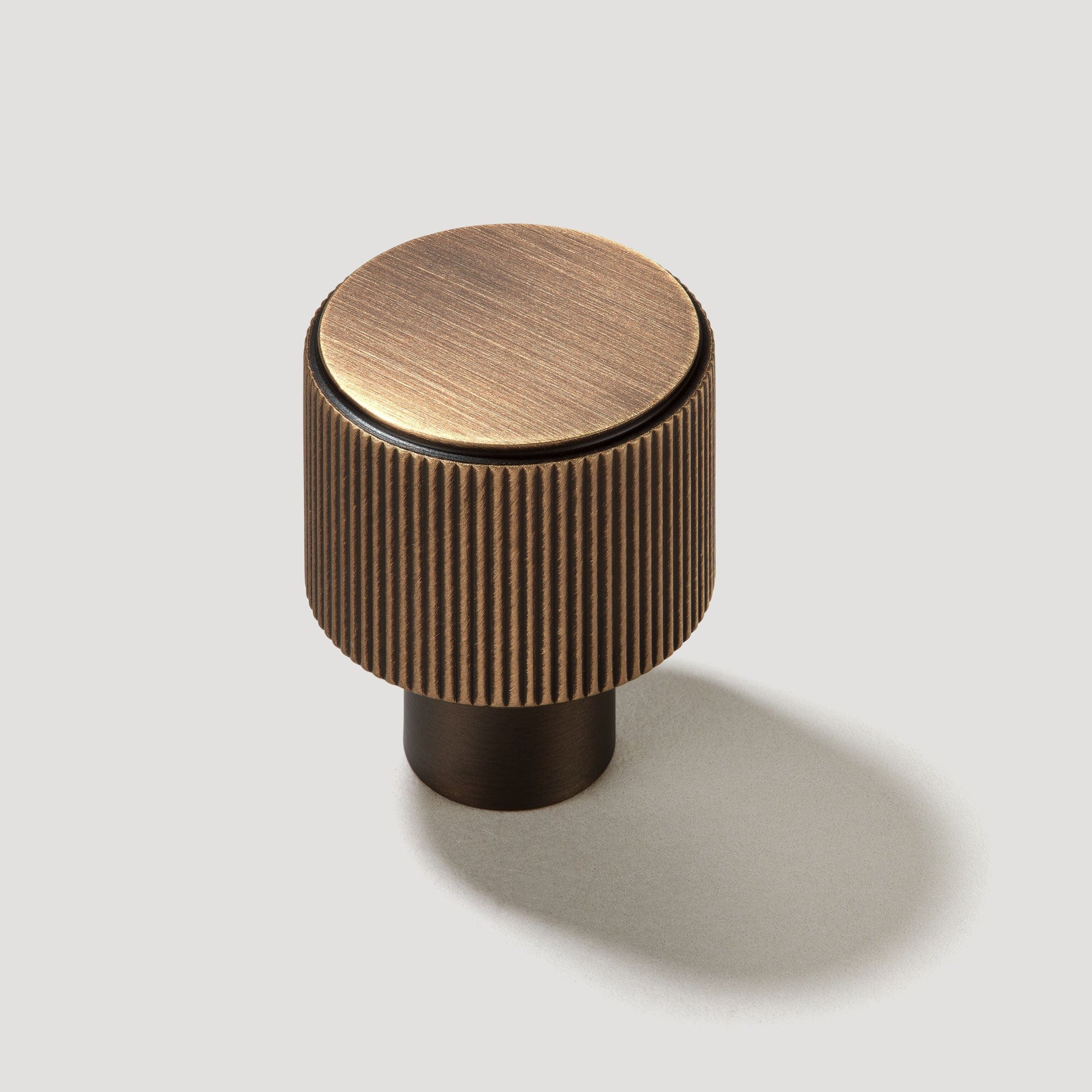 BECKER Grooved Cabinet Knob - Antique Brass - Image 4