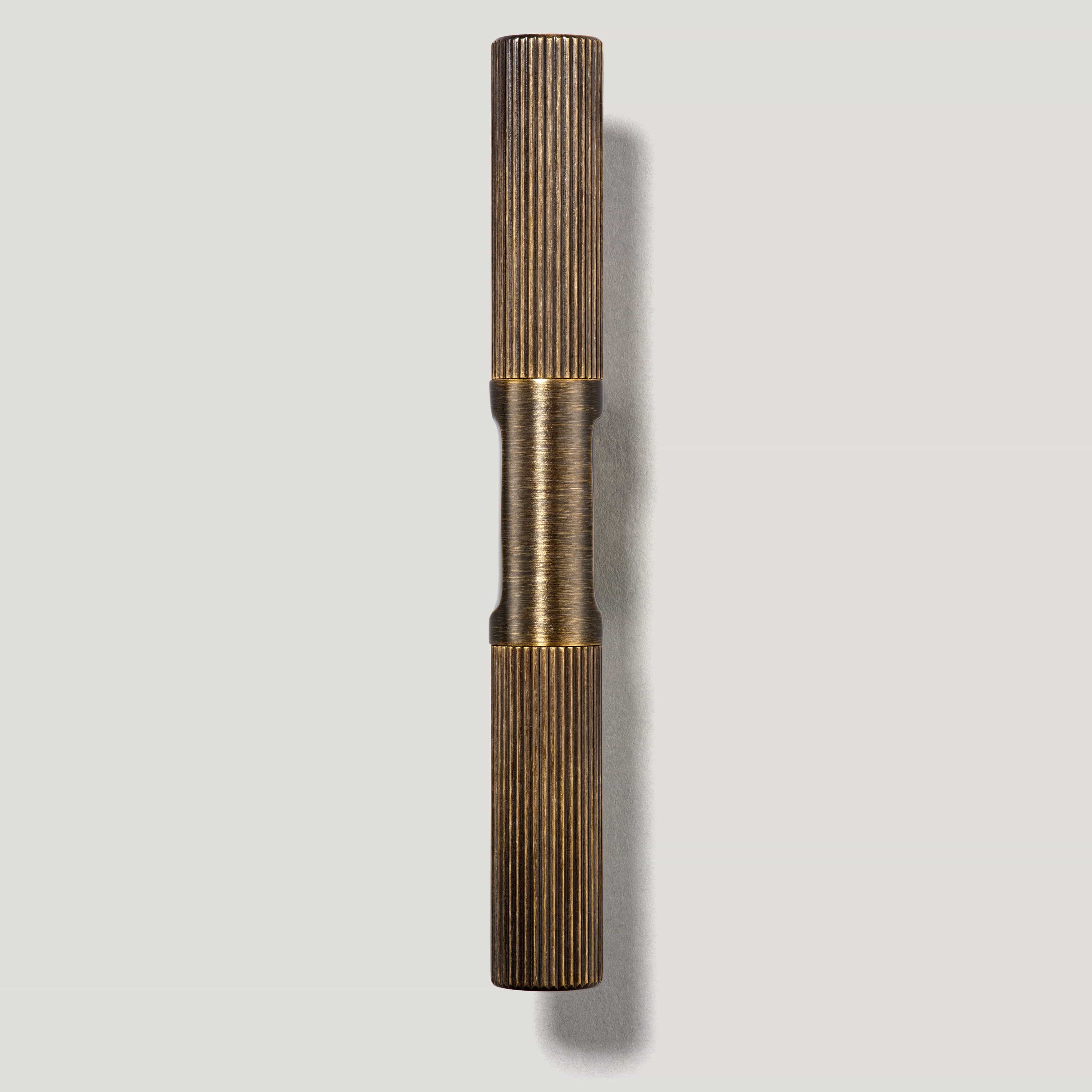 BECKER Grooved Single T Pull - Antique Brass - Image 3