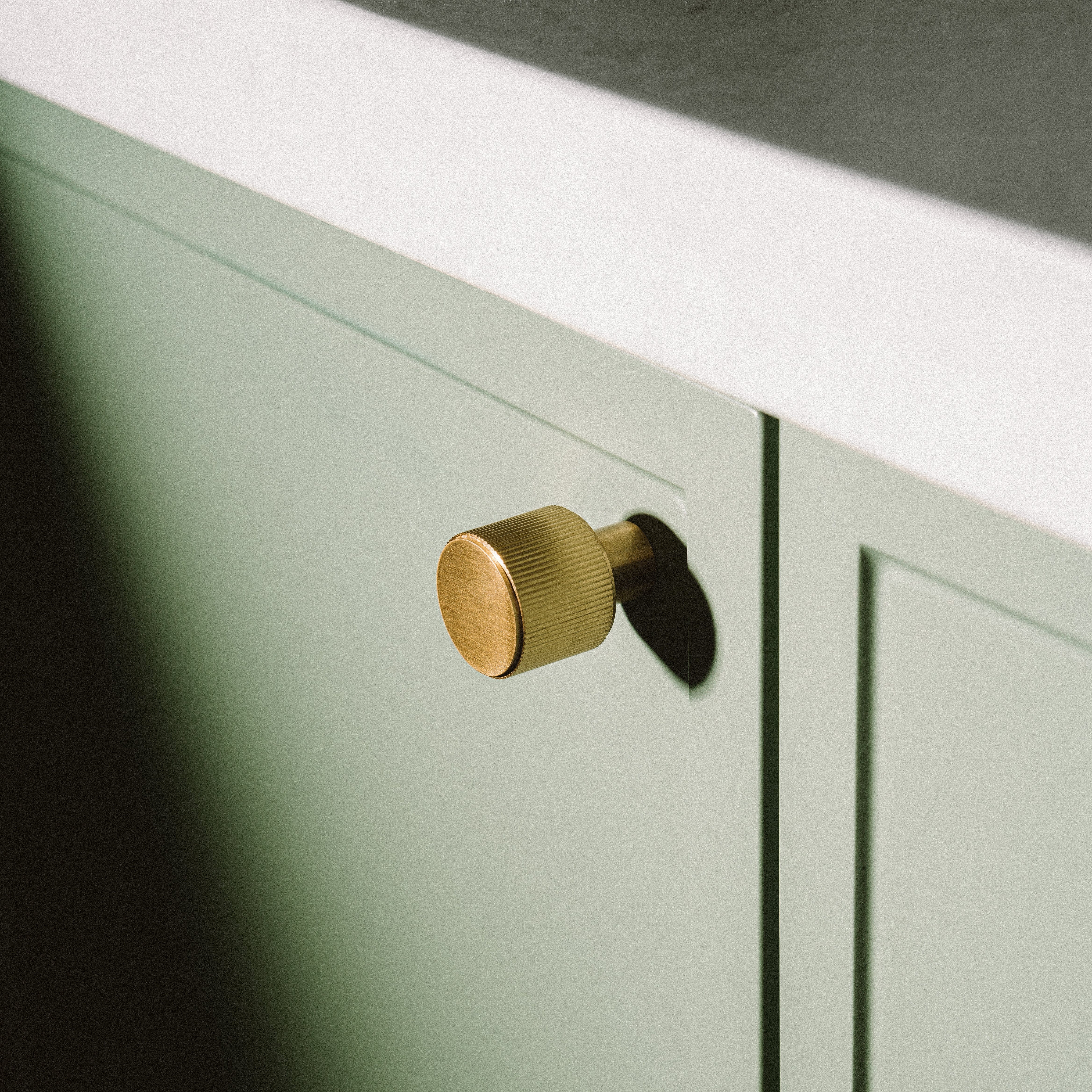 BECKER Grooved Cabinet Knob - Brass - Image 5