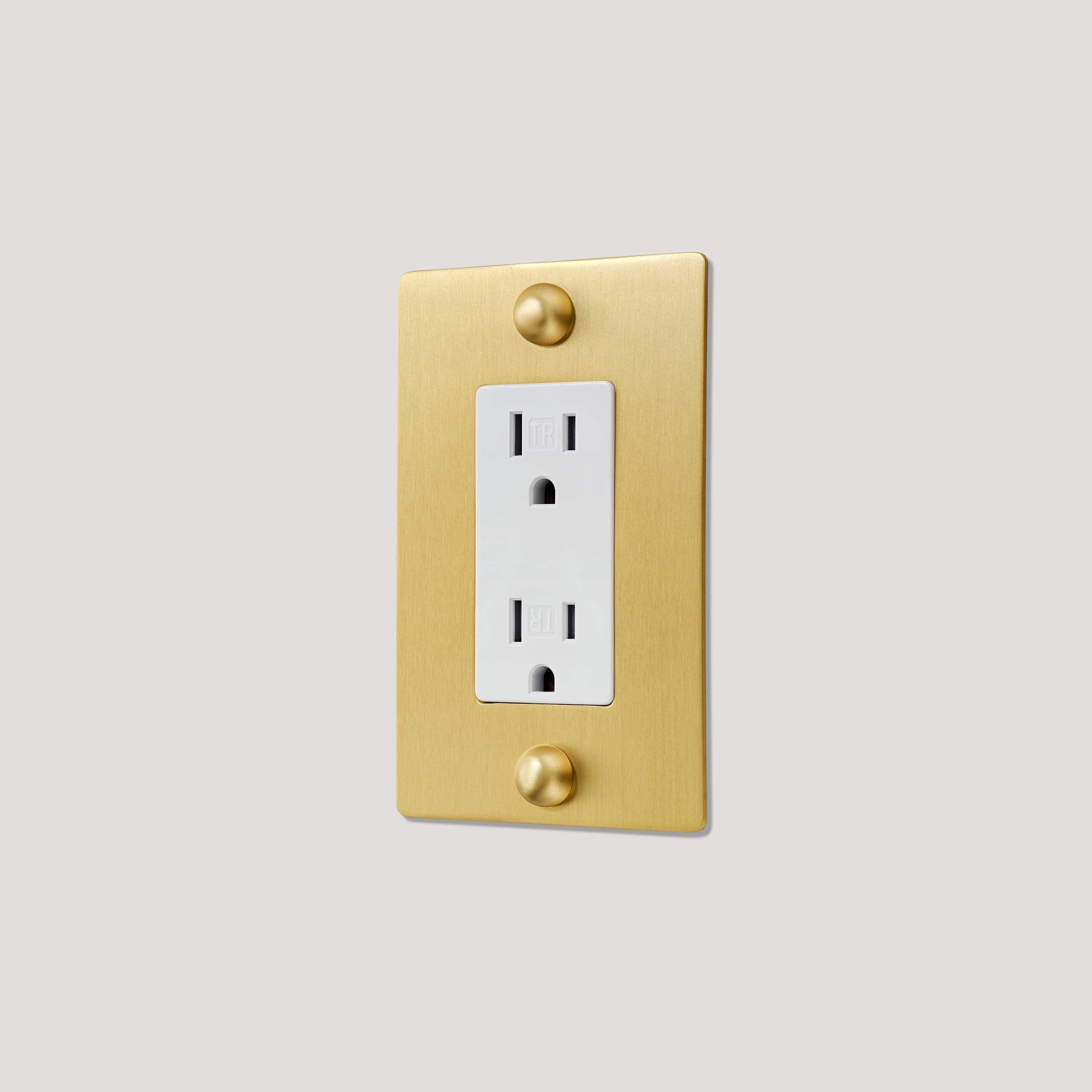 JASPER 1G 15A Outlet - Brass - Image 3