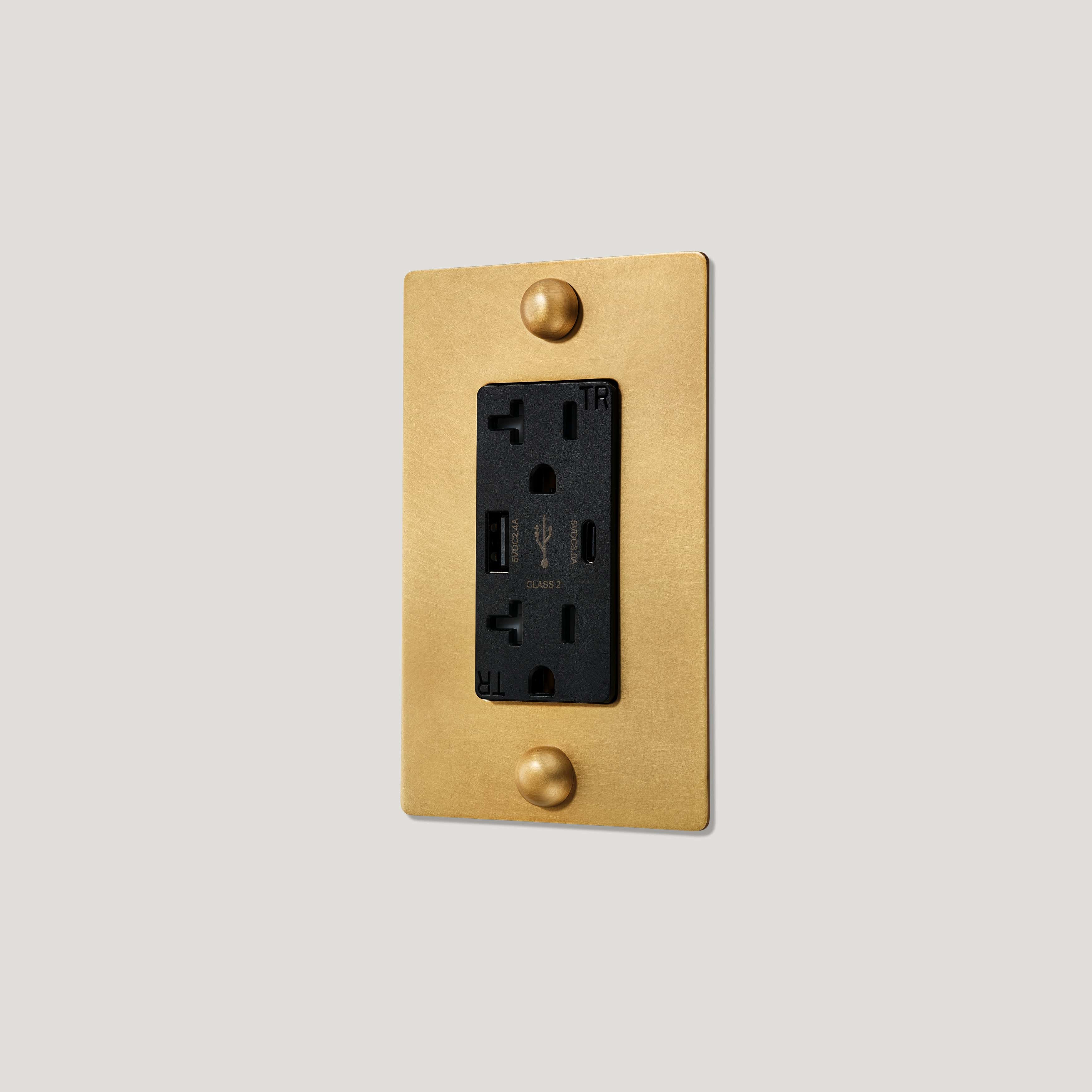 JASPER 1G 20A USB Outlet - Heirloom Brass - Image 3