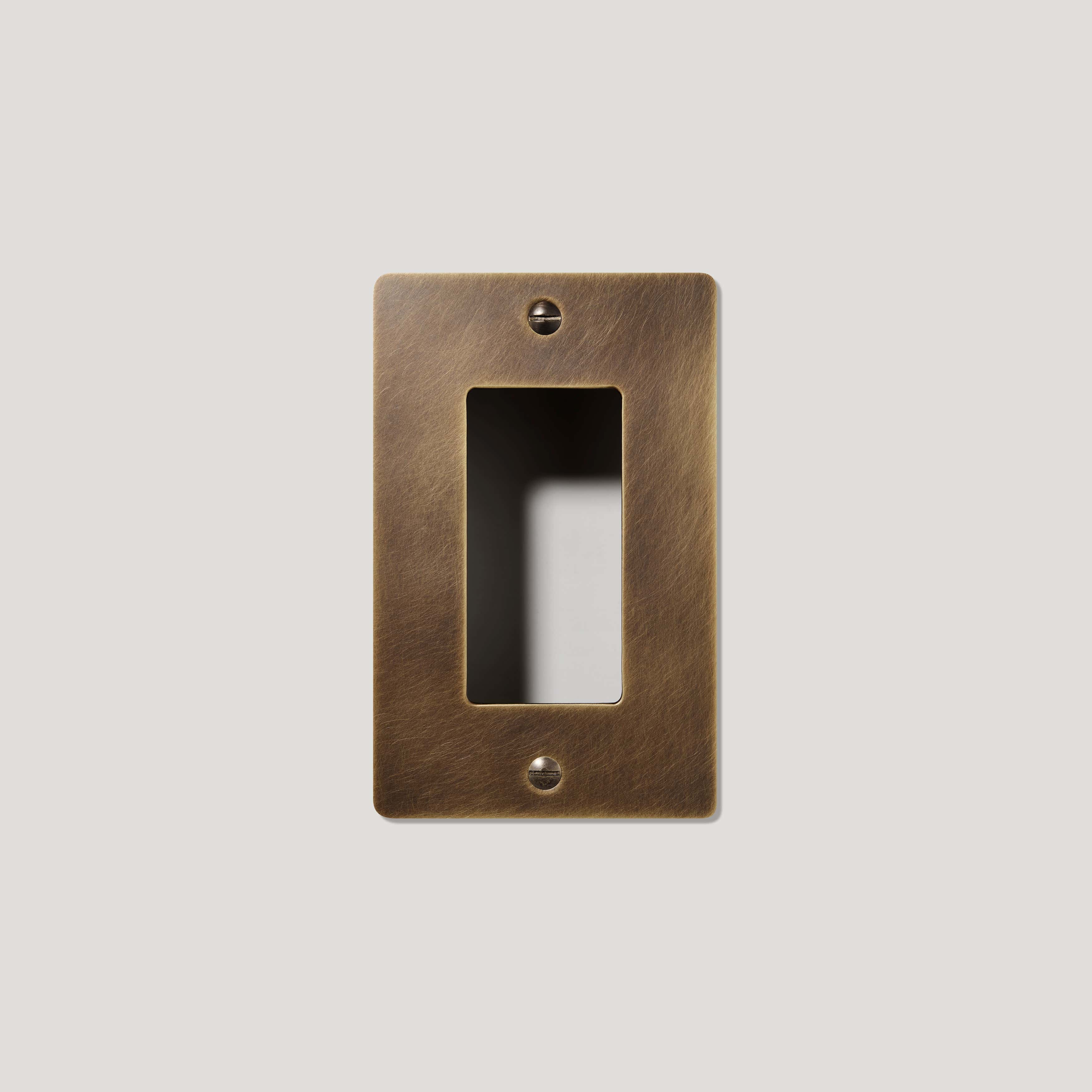 JASPER 1G Universal Plate - Antique Brass - Image 3