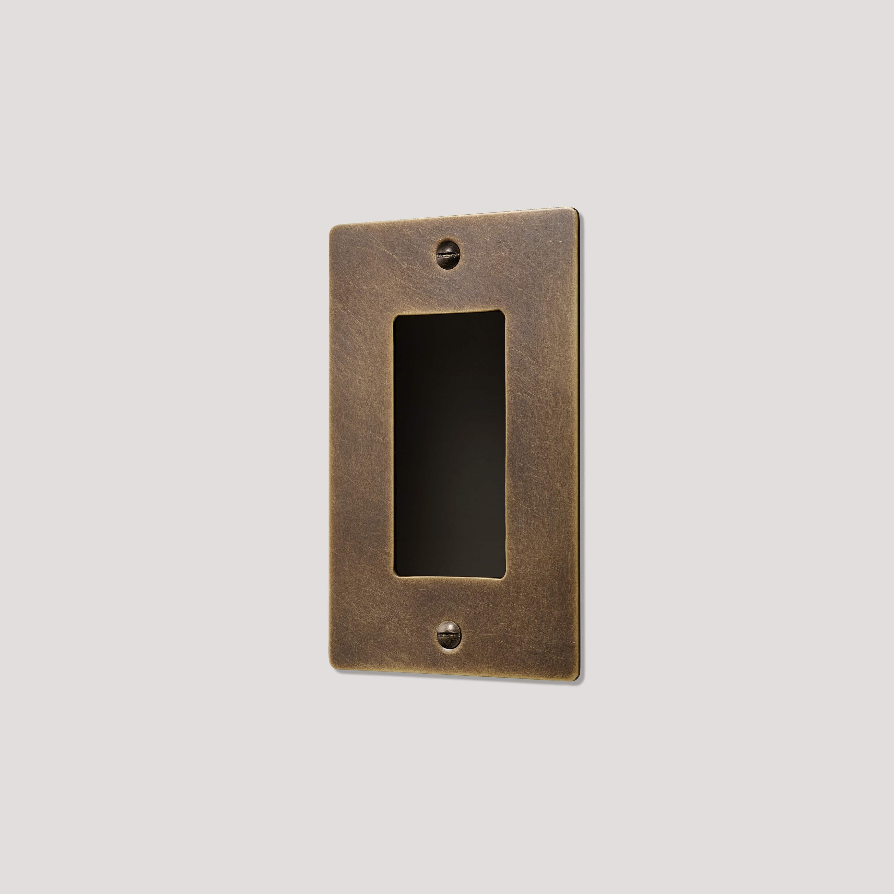 JASPER 1G Universal Plate - Antique Brass - Image 4