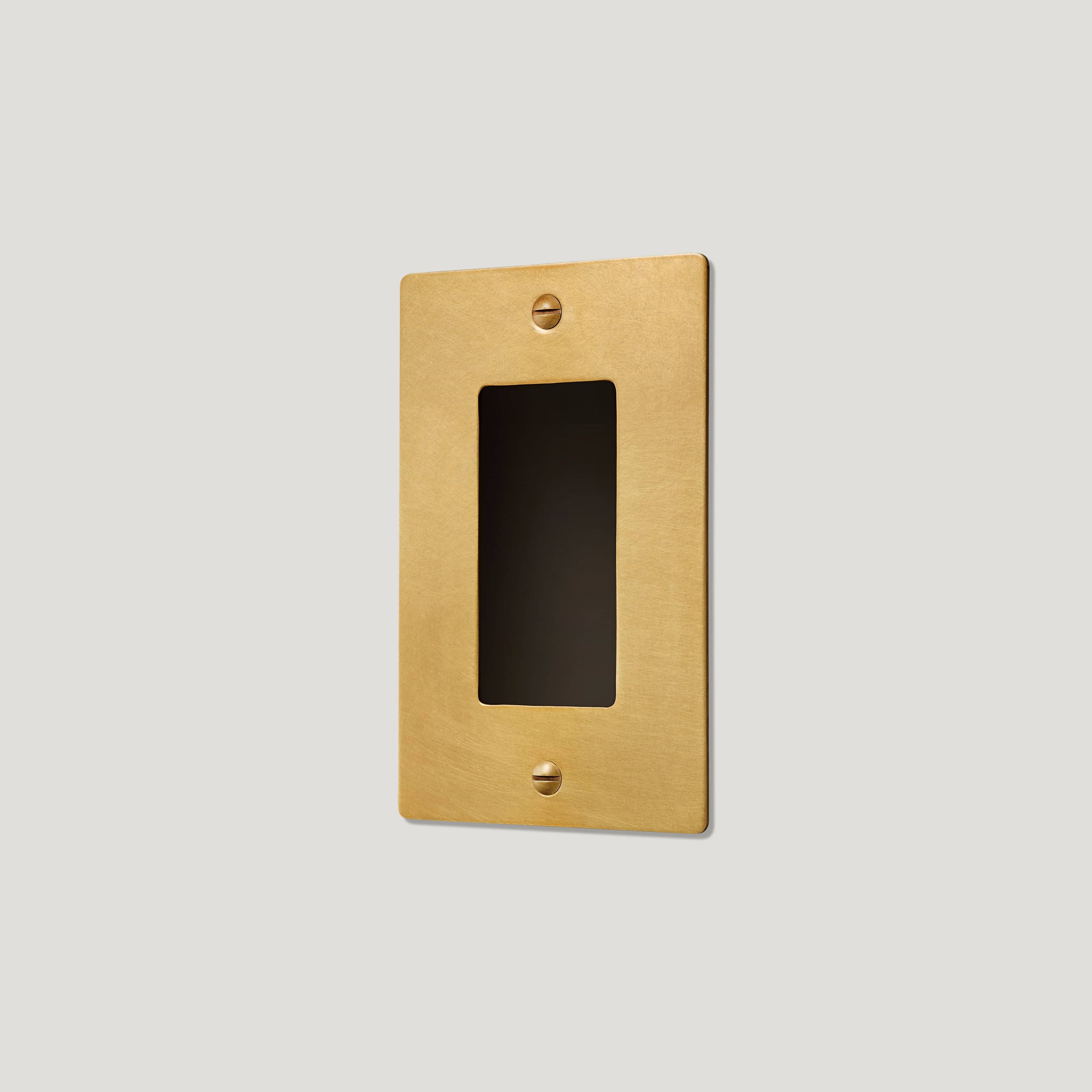 JASPER 1G Universal Plate - Heirloom Brass - Image 4