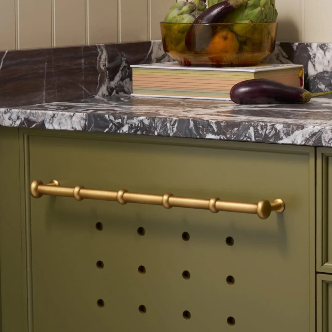 PEYTON Appliance Pull - Heirloom Brass - Image 2