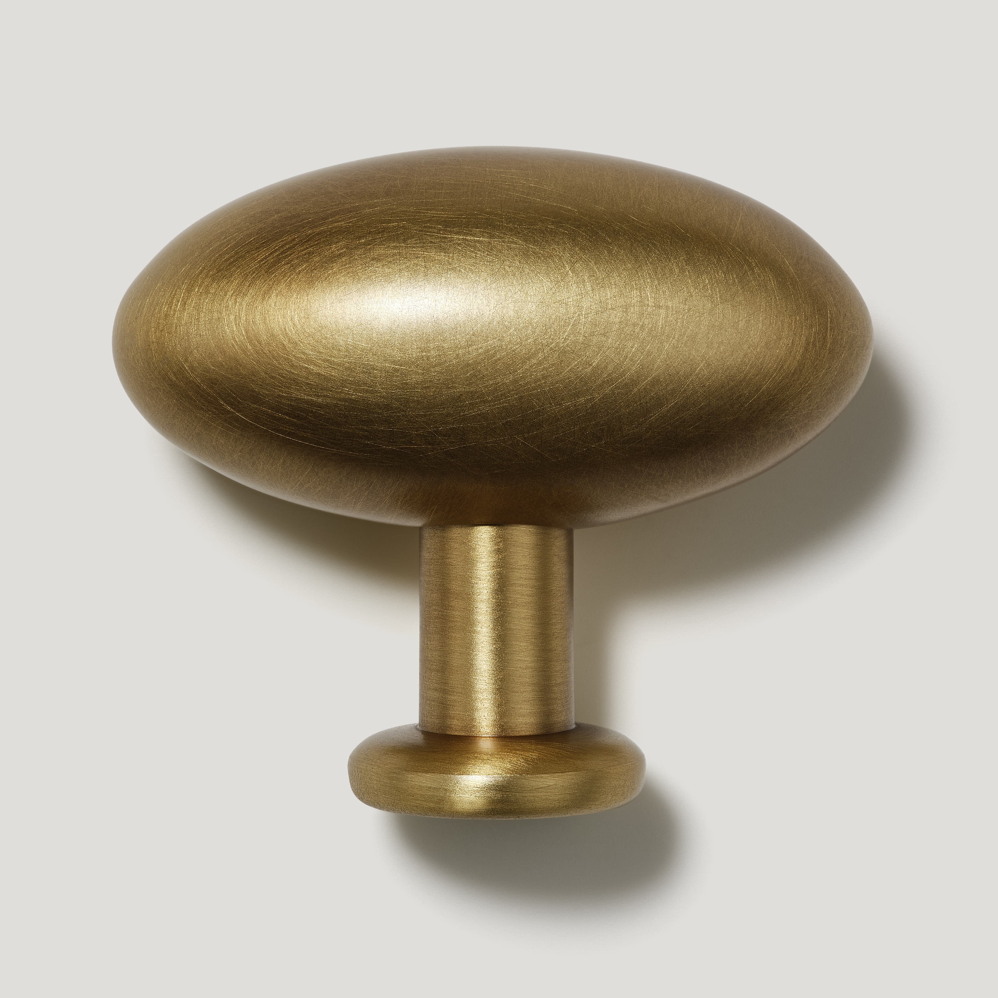 PEYTON Oval Cabinet Knob - Heirloom Brass - Image 4