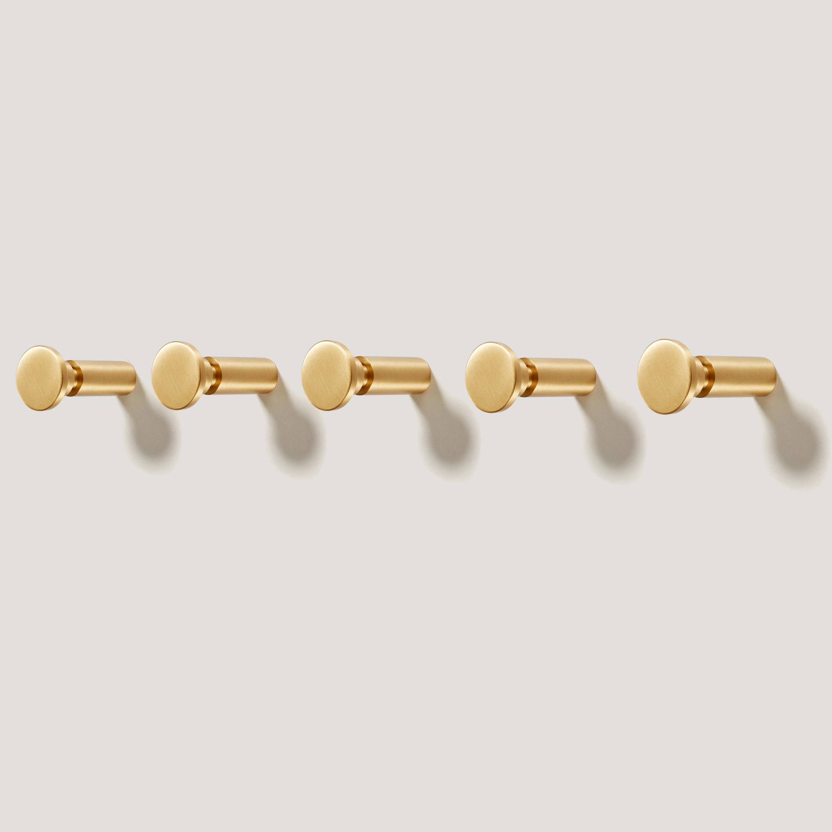PULLMAN Circular Wall Hook - Brass - Image 4